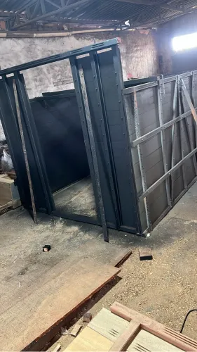 Carrocerias e gaiolas pra caminhao