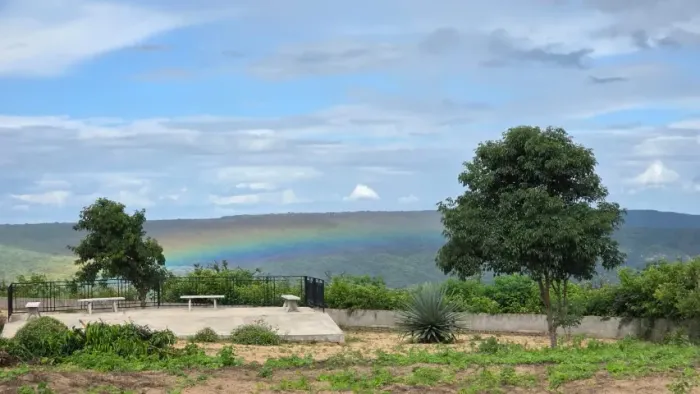 Vendo Terreno de 900m2 no Condomínio Florais da Serra em Cerro Corá