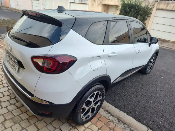 Renault Captur Intense Bose 1.6 16V Flex 5P AUT 2021