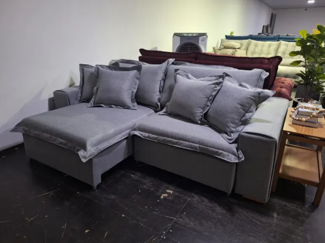Sofá 4 lugares Lugares - Novo - R$2.999