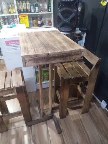 Vendo jogo de cadeira rústica para adega bar e conveniência 