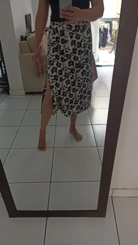 Vendo todas essas peças de roupas juntas, vestem tamanho M