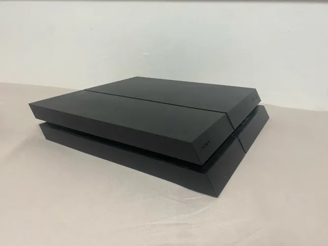 Plastation 4 + 1 controle 
