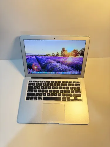 MacBook Air 2017 A1466 13" Core i5 1.8GHz, 8GB RAM, 250GB SSD, UR0433