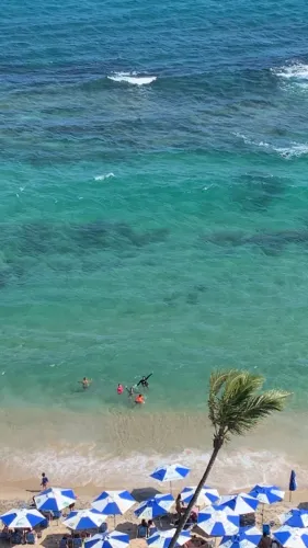 EXCELENTE APARTAMENTO NA BARRA ANDAR ALTO COM VISTA MAR