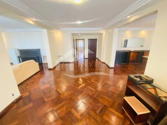 MARAVILHOSO APARTAMENTO 4 QUARTOS EM RUA NOBRE COM VISTA PARA O MAR E VAGA NA ESCRITURA!!!