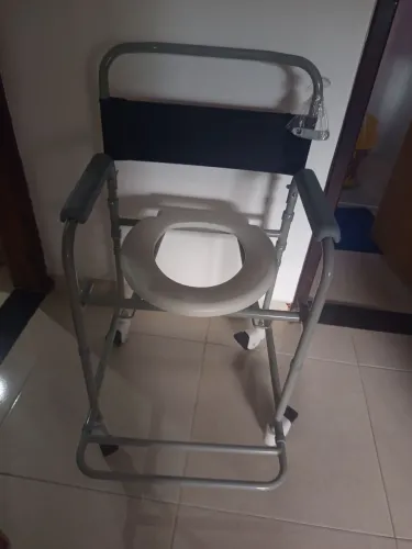 Cadeira de banho (frete grátis para Feira de Santana)