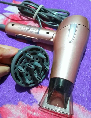 Mini secador de cabelo