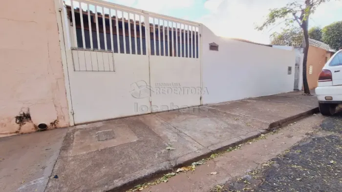 Excelente Casa Residencial para Locação - 3 Dormitórios / Cecap