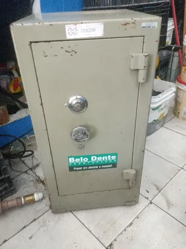 Cofre 78cm x 40.