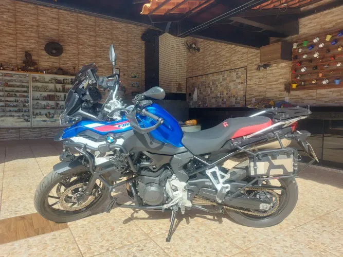 BMW estado de zero km, em detalhes, sem queda, único dono, sem débitos, garantia até 2028.