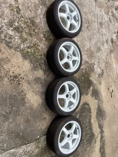 Rodas 17 TE37 advan racing tala 7,5