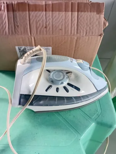 Vende-se ferro de passar