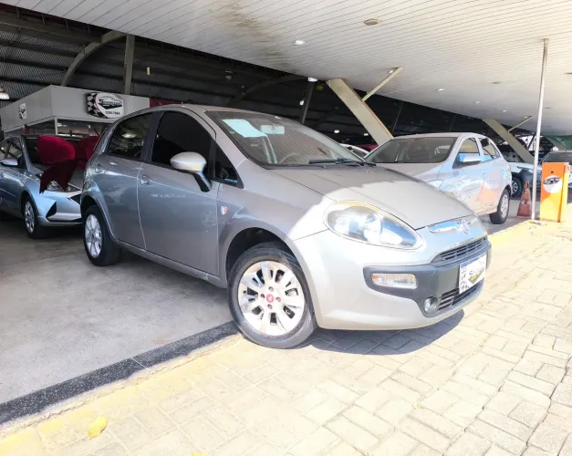 Fiat Punto Attractive 1.4 Fire Flex 8V 5P 2016