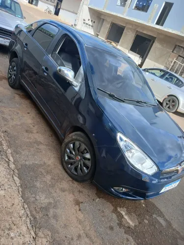 Fiat Grand Siena Attrac. 1.4 EVO F.flex 8V 2013
