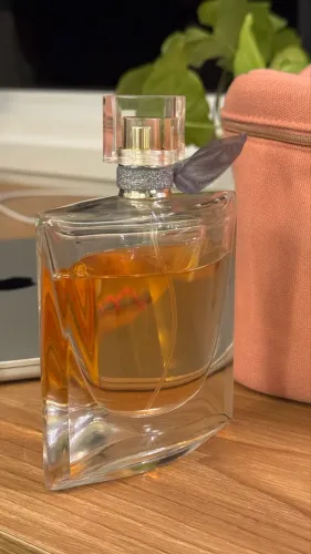 Lancôme La Vie Est Belle Eau de Parfum Feminino frasco de 100ml deve ter uns 80ml