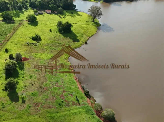 Sitio com margem na represa em Avaré-SP