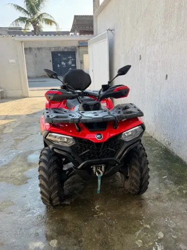 Quadriciclo C force