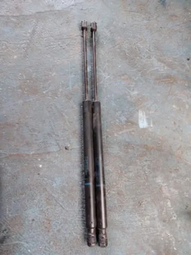 Par de amortecedor porta malas Megane GT