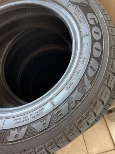 Pneu 165:70/13 Goodyear GPS Duraplus semi novo 70-80% de borracha sem defeito unidade