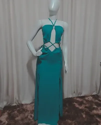 Vestido longo com fendas nas nas laterais. Tam 38/40