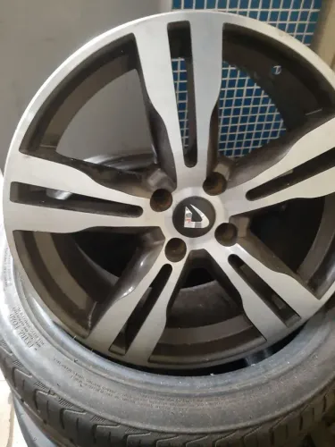 Roda aro 17 Volcano C200 grafite com diamantado 4x100 jogo usados