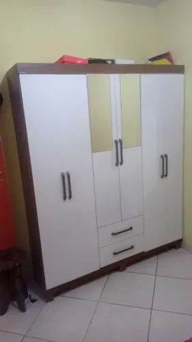 Guarda roupas com espelho 1,53m (monta bem incluso)
