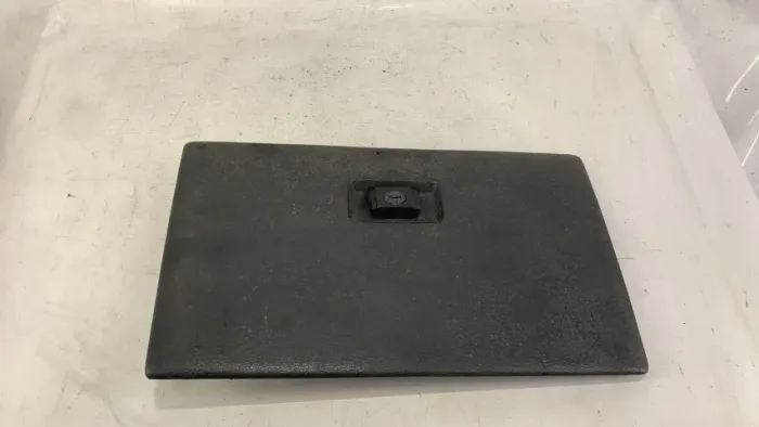Tampa porta luvas Ford Escort 87-92 C/ Detalhe