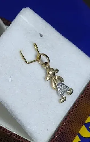 Pingente Menina Sai Ouro Branco e Pedras Zircônia Ouro 18 Kilates 0.90 Grama 17 mm        