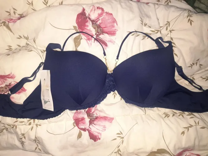 Sutiã azul novo com renda e bojo tamanho 50