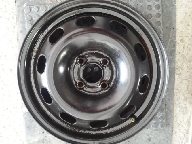 Roda de ferro aro 15 Toyota Yaris preta 4x100 originais