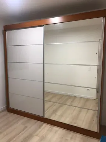 Promoção Guarda Roupa com Espelho - MG