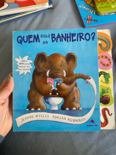 Livro Infantil Quem Está no Banheiro?