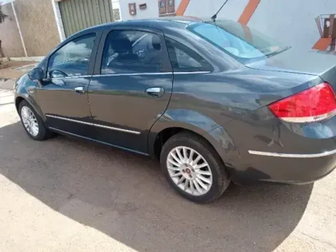 Fiat Linea 1.9/ HLX 1.9/1.8 Flex Dualogic 4P 2010