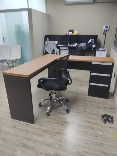 Mesa em L para escritorio 03 Gavetas - Fabricamos sob medidas
