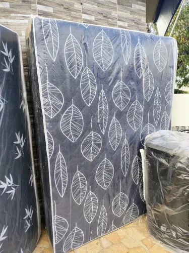 Camas de casal com molas