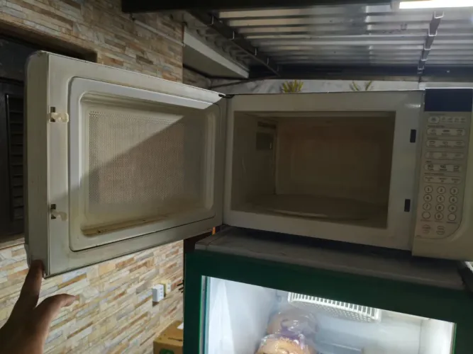 Microondas Eletrolux 31 litros