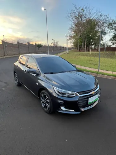 ONIX PREMIER 2. 2025. Única Dona.