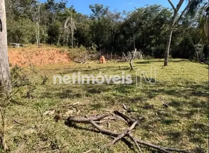 Terreno á 133 km de Belo Horizonte, sendo 03 km de estrada de terra, com 10ha-69-87
