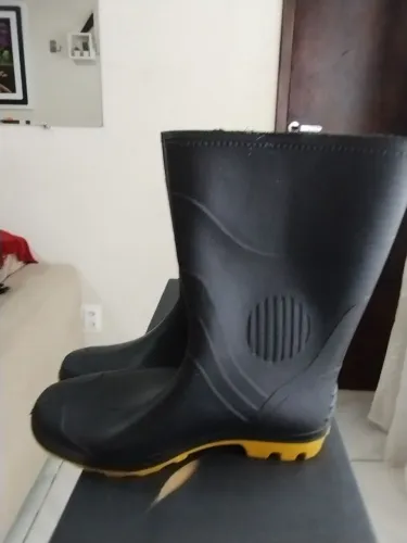 Bota nova ,41 oportunidade...