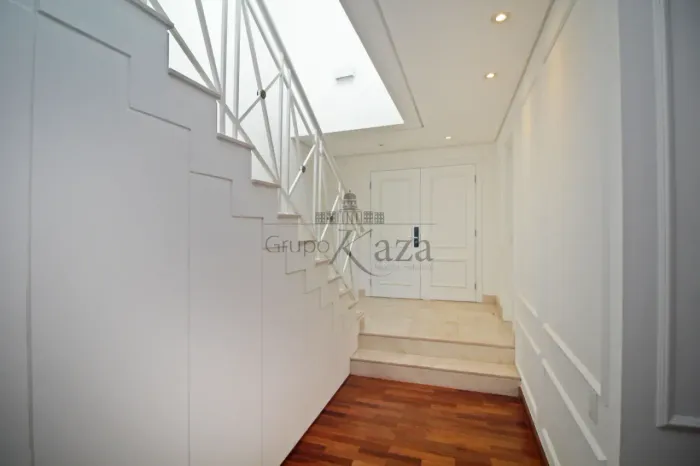 Casa em Condomínio - Cidade Jardim - 4 Suítes - 479m².