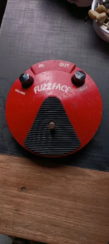 Dunlop Fuzz Face Vermelho Reedição Sem Marca dos Anos 90 - Transistores de Germânio NKT275