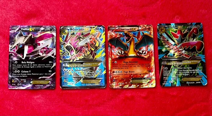 Cartas Pokémon, mais de 200 unidades.