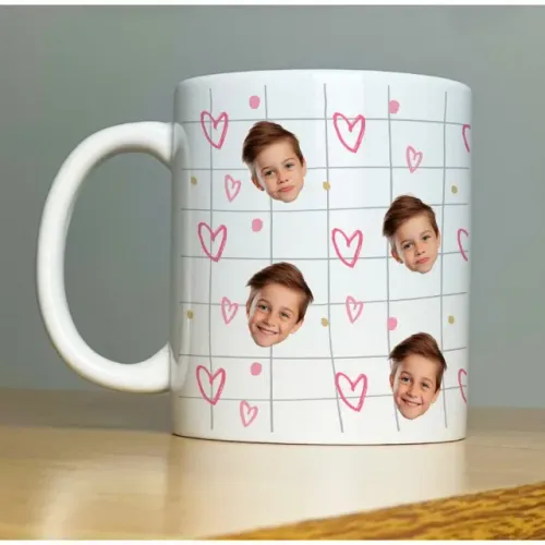 Caneca personalizada com rostos