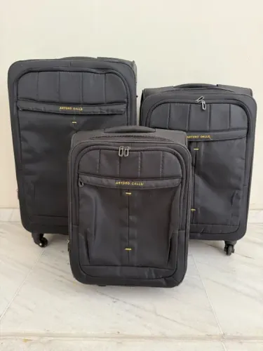 Conjunto de 3 malas pretas de poliéster 4 rodas P, M e G (uma mala cabe dentro da outra)