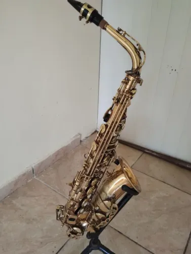 Sax  Alto Dourado - Instrumento Musical