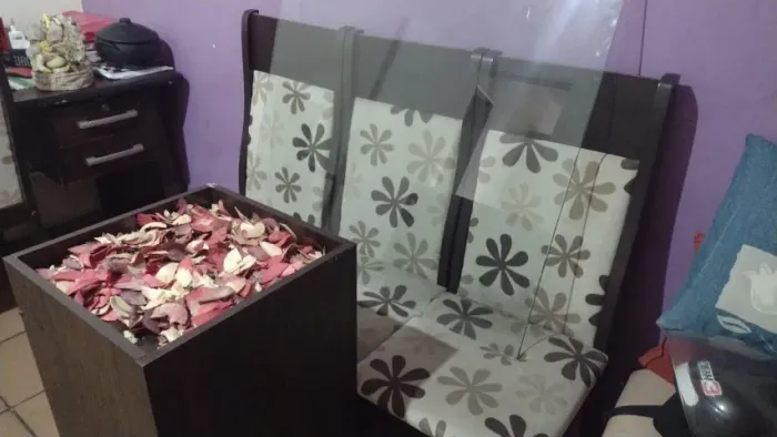 Mesa com Tampa de Vidro