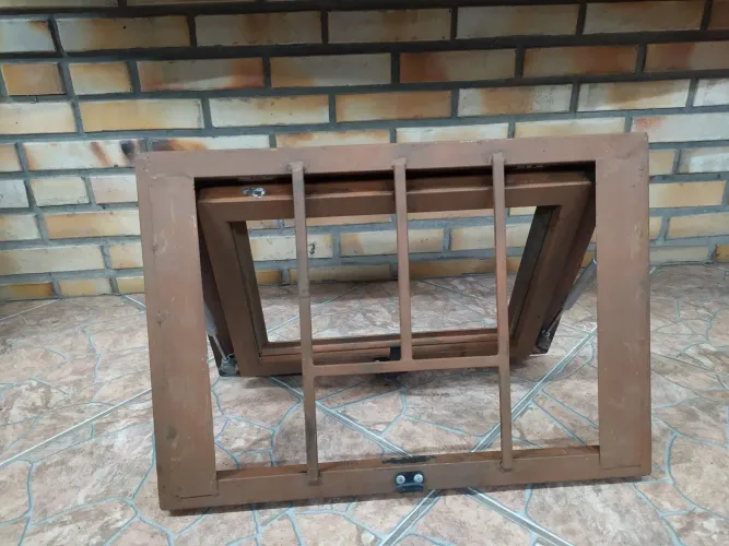 Janela de ferro 