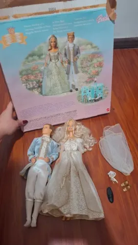Barbie Cinderela noiva e Príncipe 2005