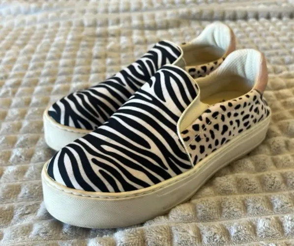 Tênis Slip On Animal Print da marca FIEVER